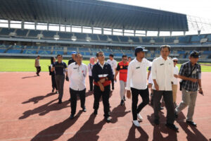 pj gubernur akmal malik tinjau stadion palaran