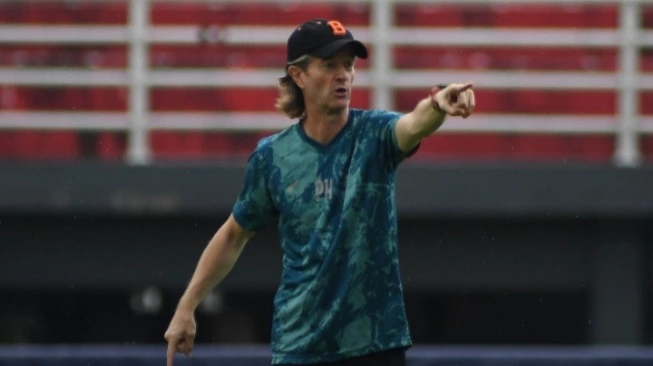 23718 pelatih borneo fc pieter huistra borneofcid