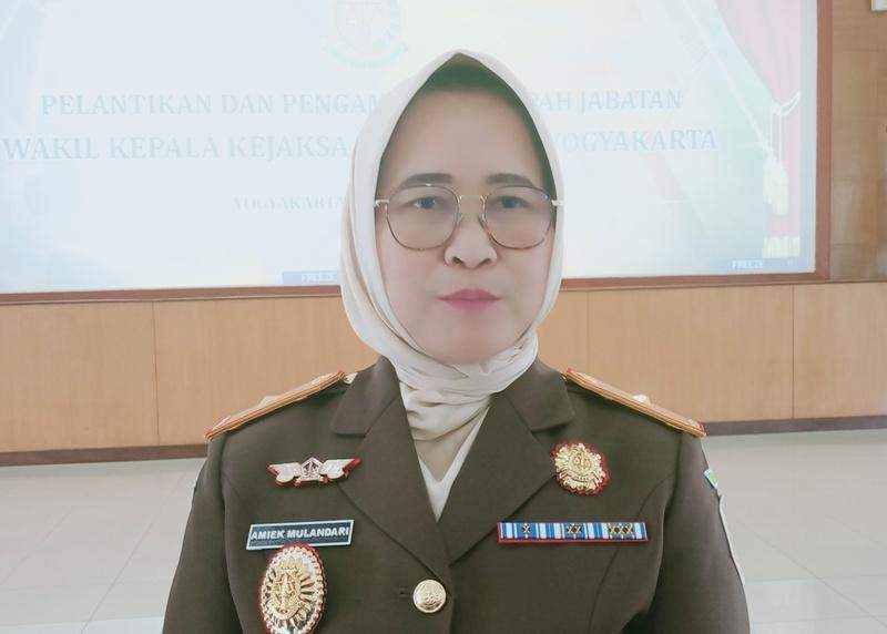 956629b5 amiek mulandari