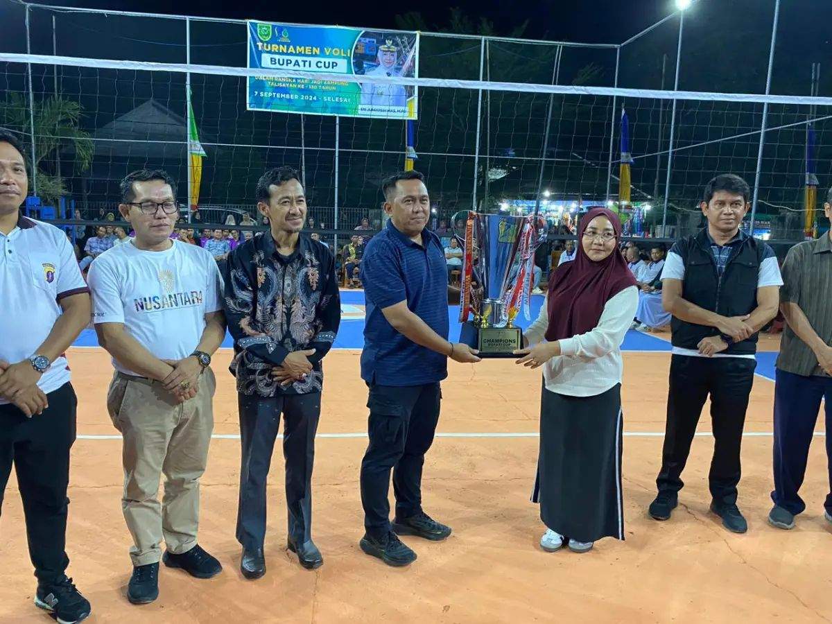 Perayaan HUT ke-130 Talisayan Dimeriahkan Turnamen Bola Voli Bupati Cup benuanta