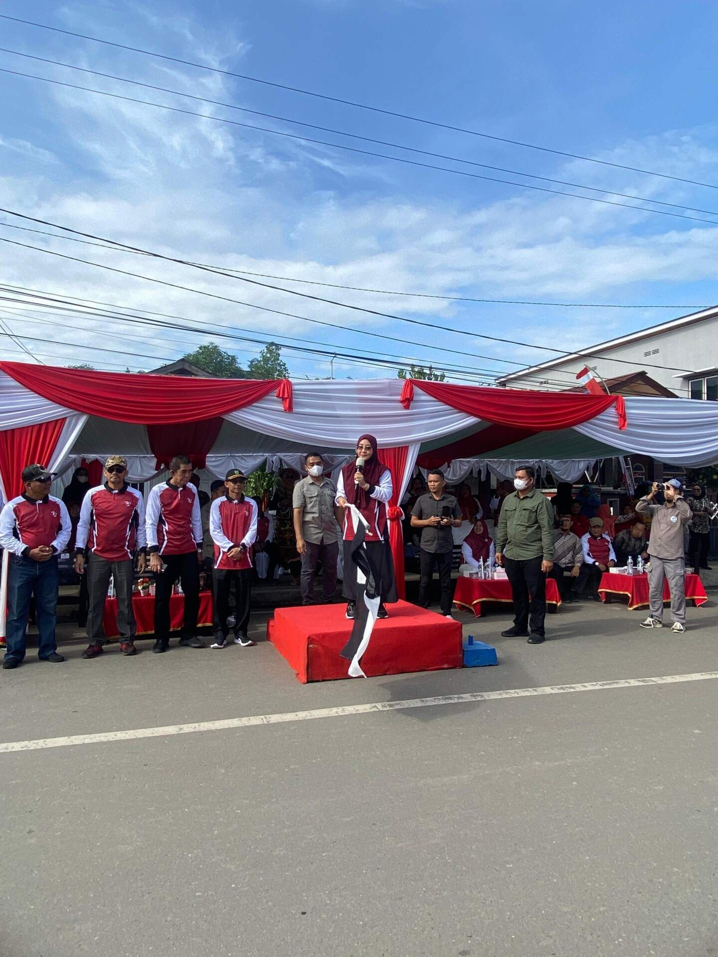 Pawai Budaya di Kecamatan Teluk Bayur Rayakan HUT RI ke-79, Bupati: Jaga Warisan Sejarah benuanta
