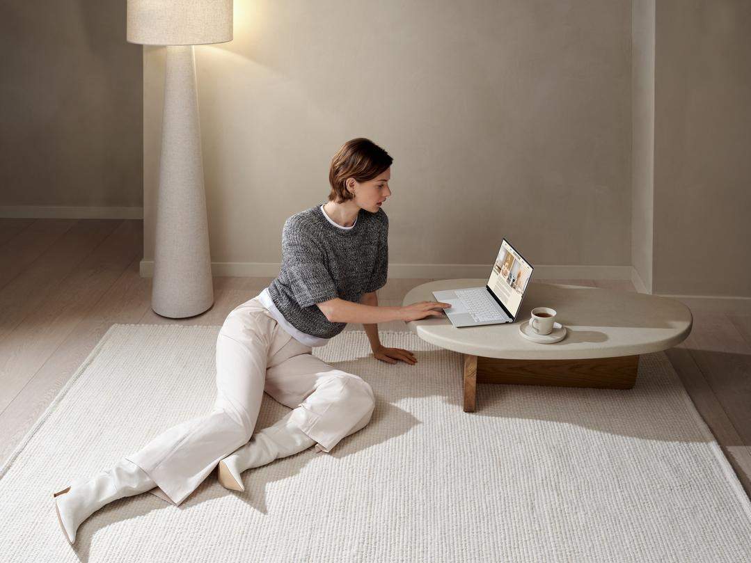 ASUS Zenbook S 14 OLED, Laptop Tipis Premium Pertama di Indonesia dengan Prosesor Intel® Core™ Ultra (Series 2)