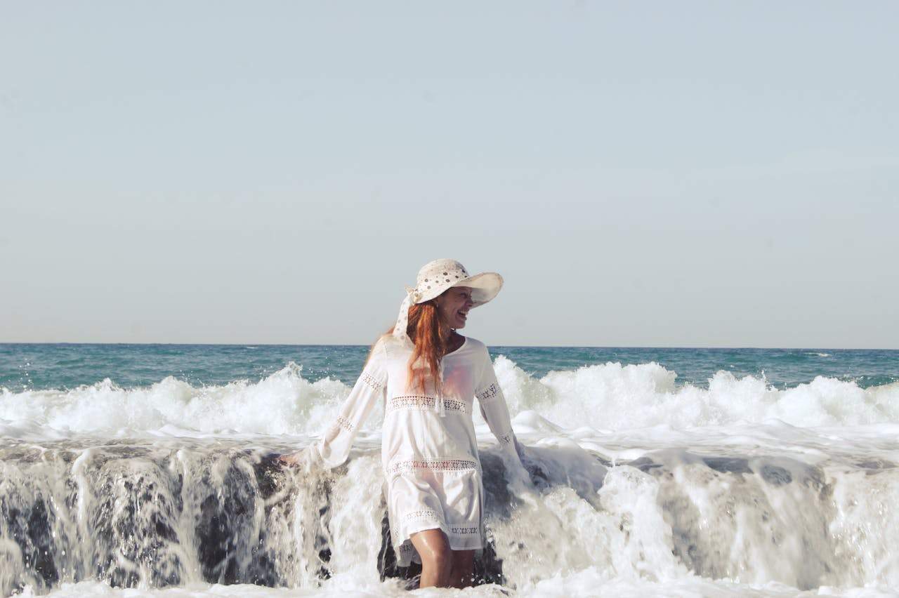 Mix and Match Outfit ke Pantai, Tampil Kece dan Tetap Nyaman benuanta