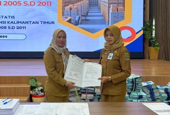 Dispora Kaltim Serahkan Arsip Berharga untuk Pelestarian Sejarah Daerah