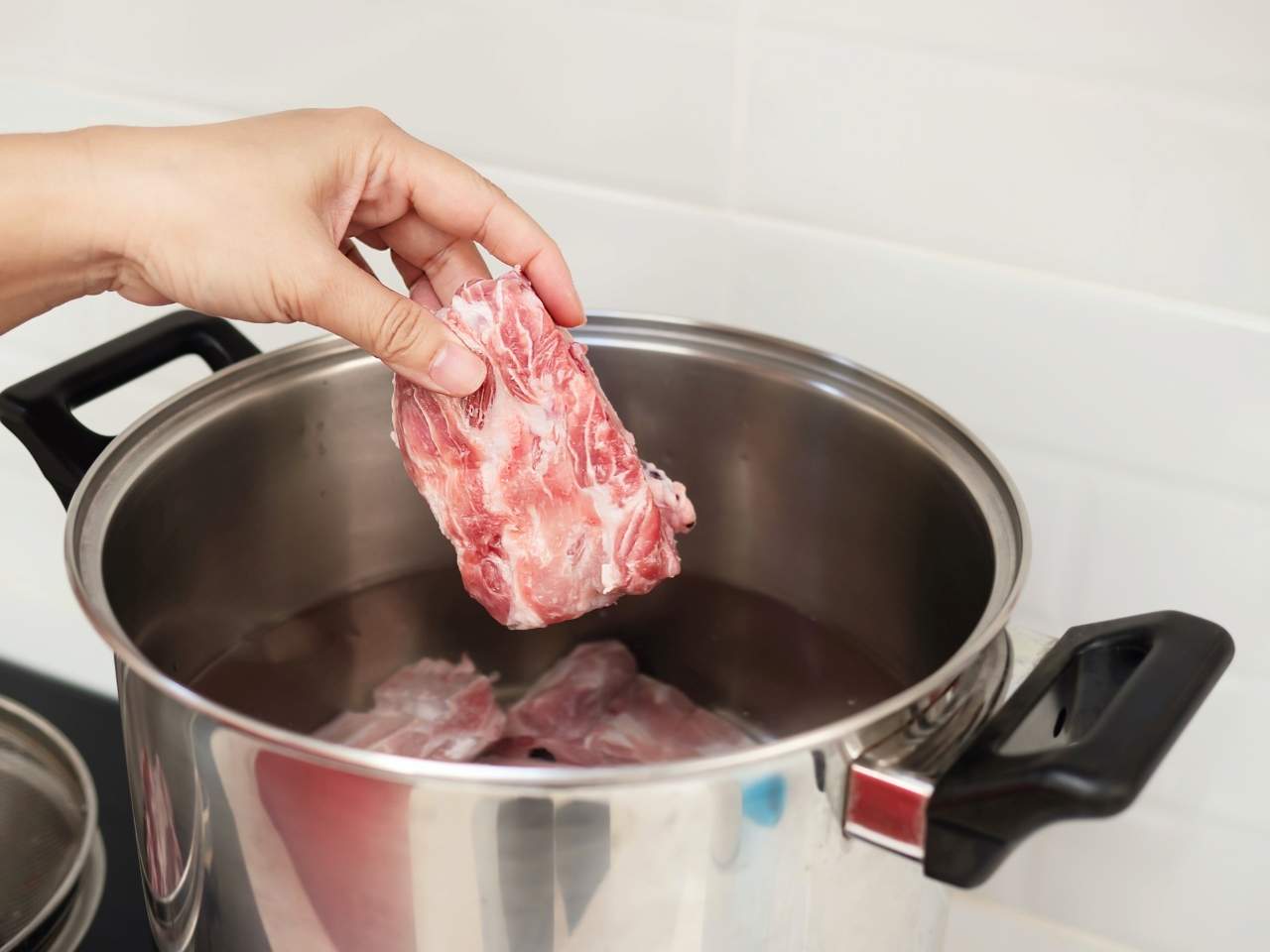 Rahasia Cara Merebus Daging Sapi Biar Cepat Empuk dan Tidak Bau benuanta