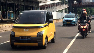 Harga Mobil Listrik Cash dan Kredit, Mana yang Lebih Menguntungkan?