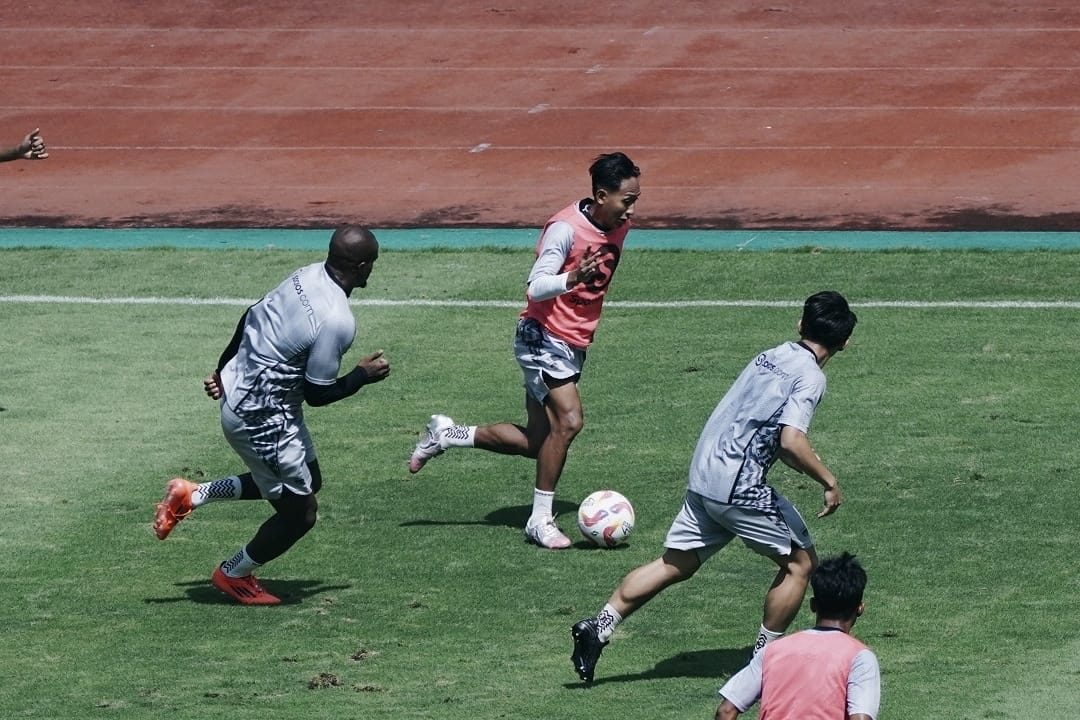 Badai Cedera Belum Berlalu, Persib Hadapi Ujian Berat Lawan Bali United