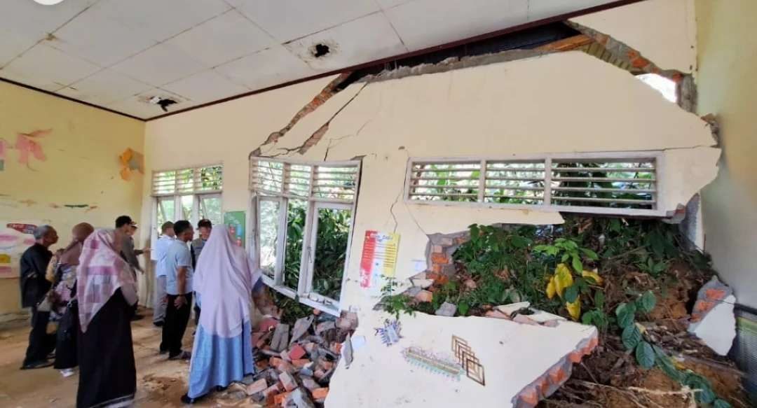 SD Rusak Diterjang Longsor, DPRD Berau Minta Fasilitas Belajar Sementara Segera Disiapkan