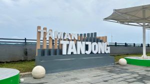 Pemkab Kukar Hadirkan Taman Tanjong sebagai Wajah Baru Kota Tenggarong, Dorong Pelaku Usaha Jaga Kebersihan dan Kenyamanan