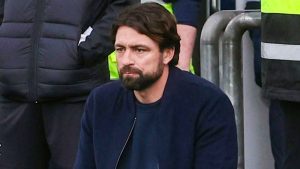 Tragis! Bus Diblokir, Dikawal Polisi, Lalu Dipecat, Akhir Pahit Russell Martin