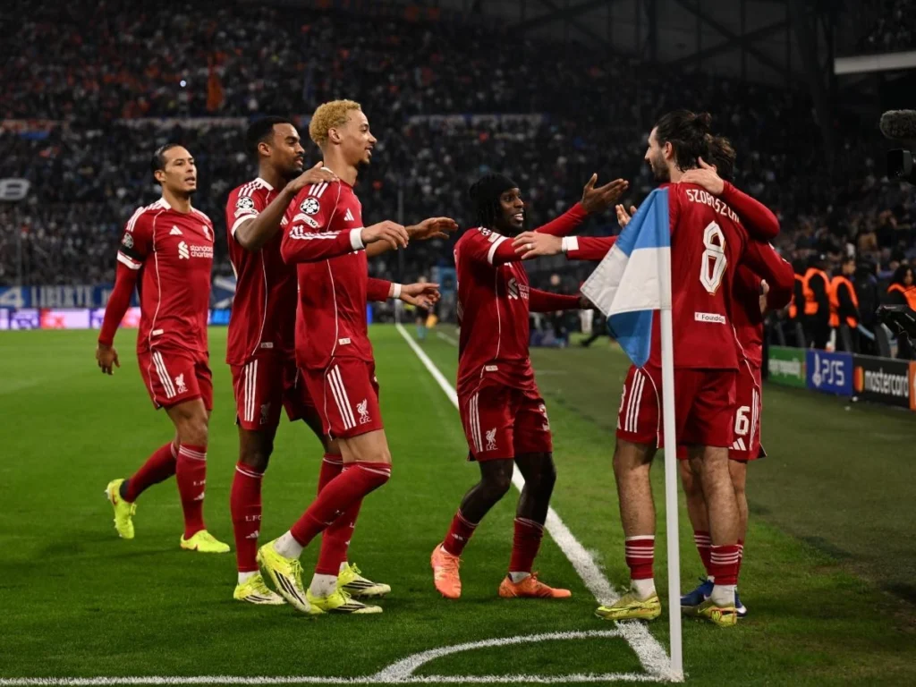 Menang Telak di Marseille, Arne Slot Tegaskan Liverpool Wajib Hindari Play-off