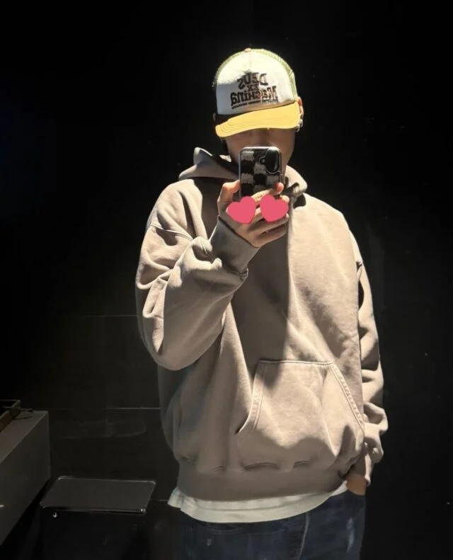 Pakai Barang Kembar, Idol KPOP Atas Diduga Beri Kode Kencan dengan Influencer