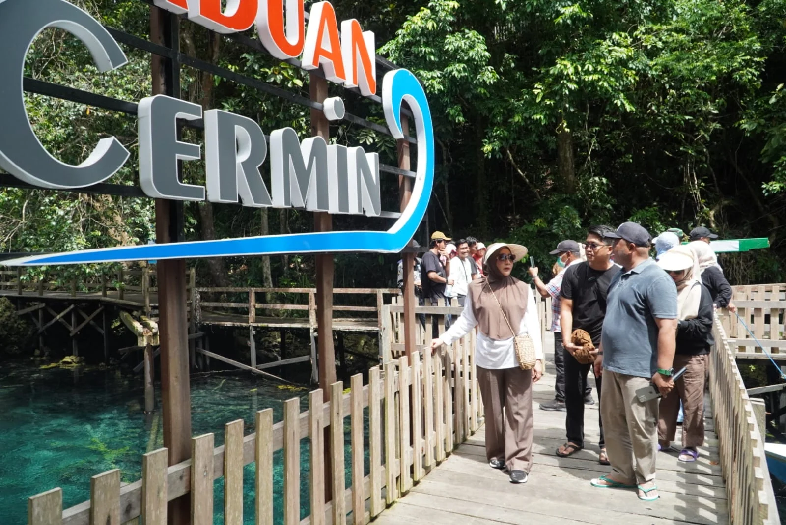 Labuan Cermin di Bidukbiduk jadi salah satu destinasi wisata andalan Kabupaten Berau.