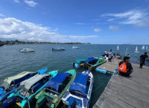 Speedboat di Dermaga Tanjung Batu tujuan Pulau Derawan, Berau.
