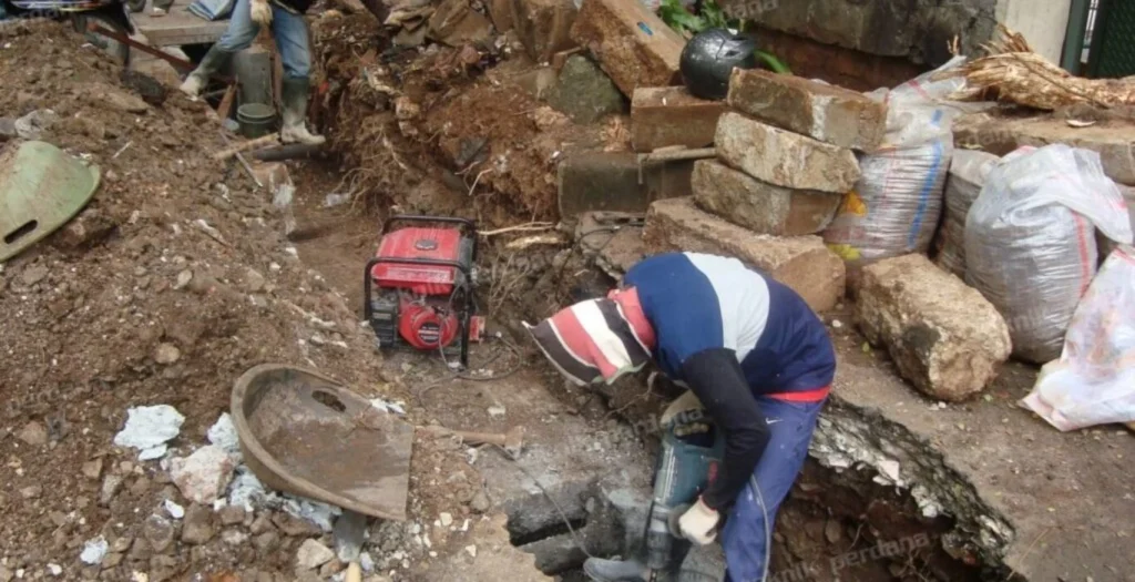 Jasa Bongkar Beton untuk Renovasi dan Pembongkaran Struktur yang Aman dan Efisien