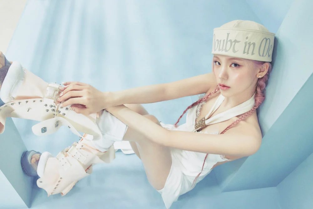 ITZY Tampil Mirip Boneka Hidup dalam Foto Konsep Album Baru Motto