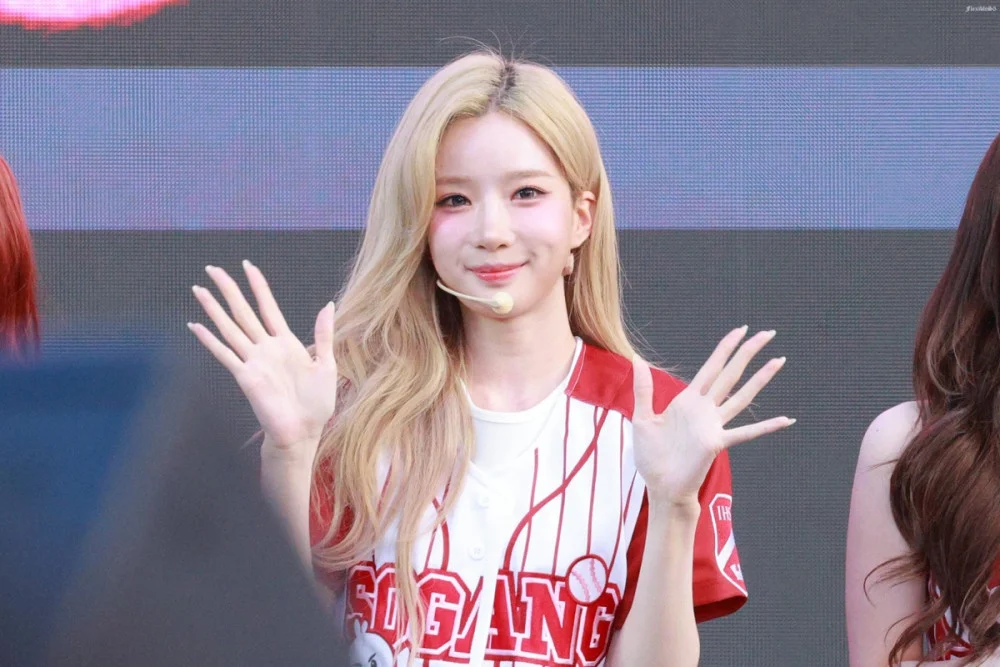 Frustrasi Dituduh Merokok, Kim YooYeon tripleS Beri Bantahan Keras Frustrasi Dituduh Merokok, Kim YooYeon tripleS Beri Bantahan Keras
