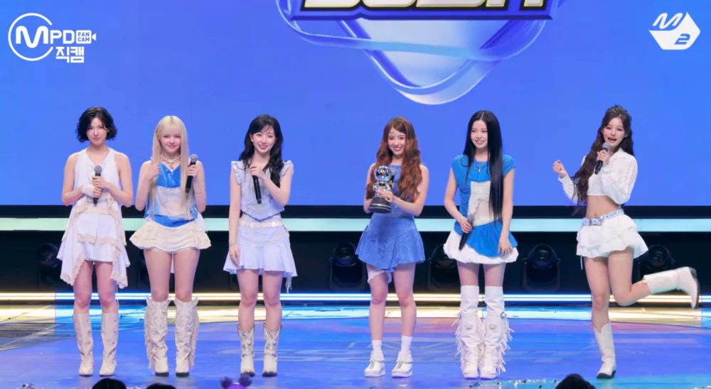 Kemenangan Emosional NMIXX di M Countdown Lewat Lagu Heavy Serenade