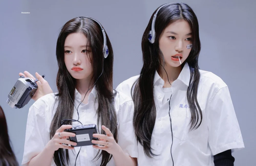 Visual Doyeon dan Chaeyeon I.O.I Viral di Fan Sign 10 Tahun