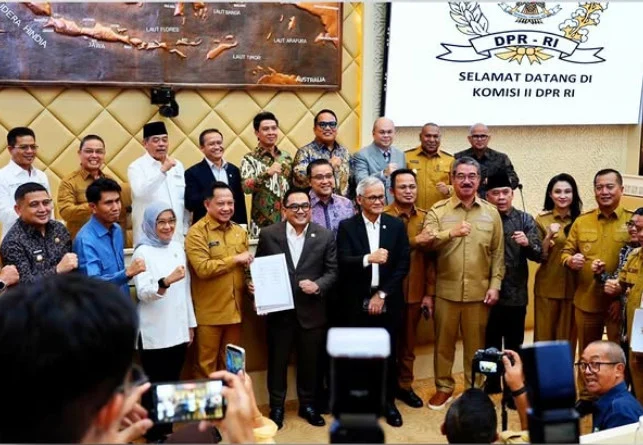 Gubernur Rudy Masud Pastikan Tidak Ada PHK untuk PPPK di Kaltim Gubernur Rudy Masud Pastikan Tidak Ada PHK untuk PPPK di Kaltim