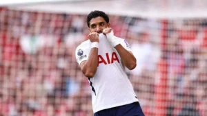 Gol Tangan Neco Williams Dianulir, Tottenham Lolos dari Kekalahan di City Ground